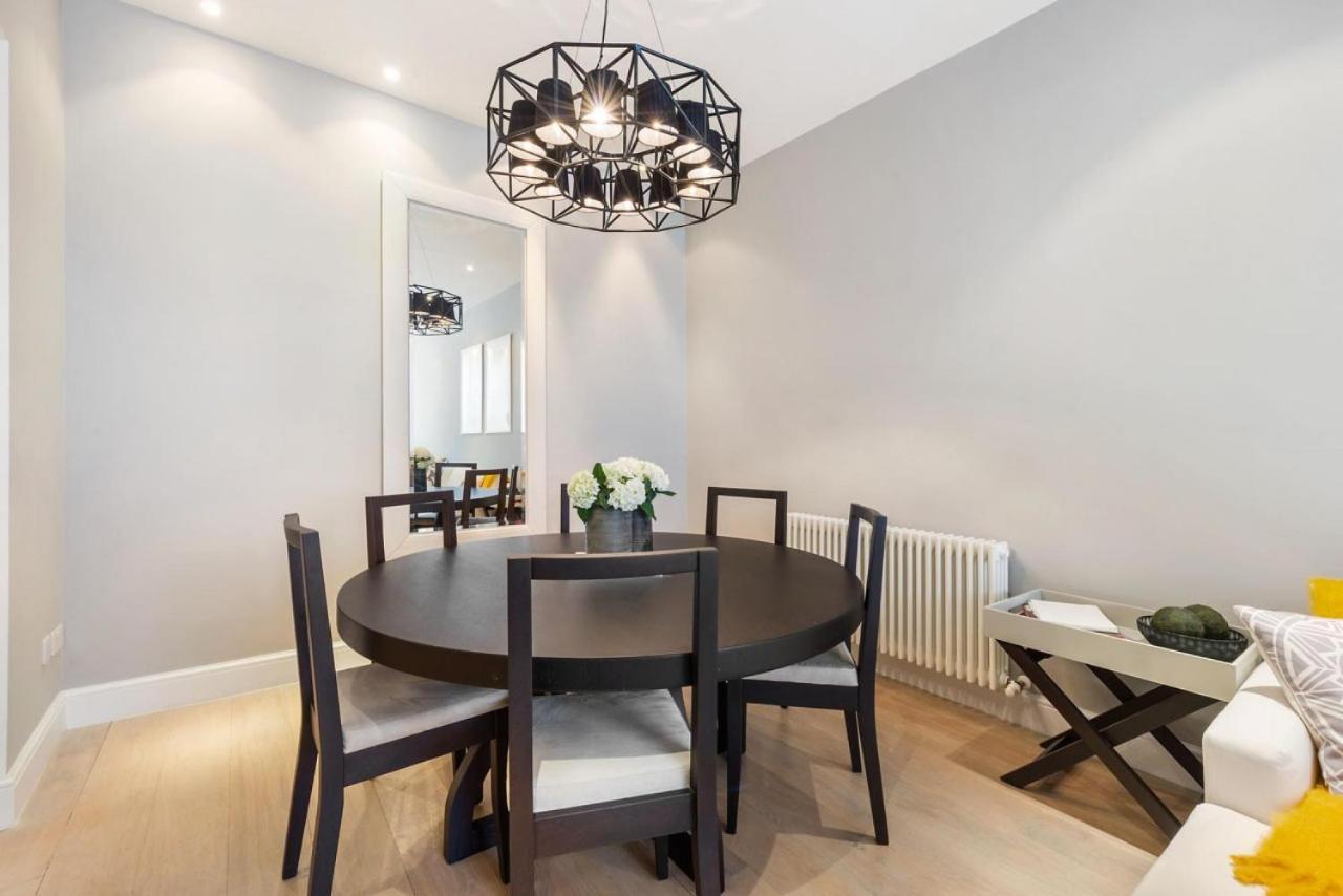 Prime Knightsbridge Mews - 4 Bed House * Londra
