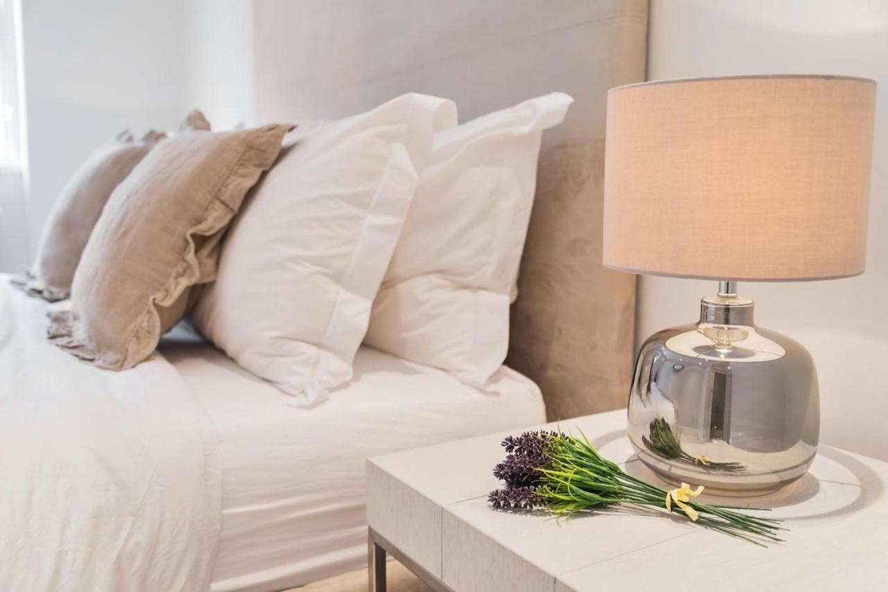 Prime Knightsbridge Mews - 4 Bed House Casa vacanze Londra